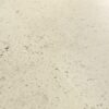 lvt-porandakate-quick-step-illume-pebble-concrete LVT põrandakate Quick-Step Illume Pebble concrete heleda tooni ja säbrulise betooni disainiga.
