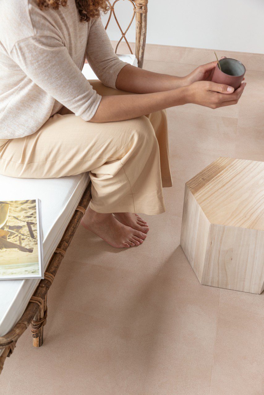 Vinyl tile flooring Quick-Step Illume Soft blush – 10