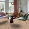 puitparkett-bauwerk-casapark-tamm-46-crema-harjatud-bprotect Puitparkett Bauwerk Casapark tamm 46 Crema harjatud heleda Bprotect ultra mattlakiga viimistletud paigaldatud elutoa põrandale.