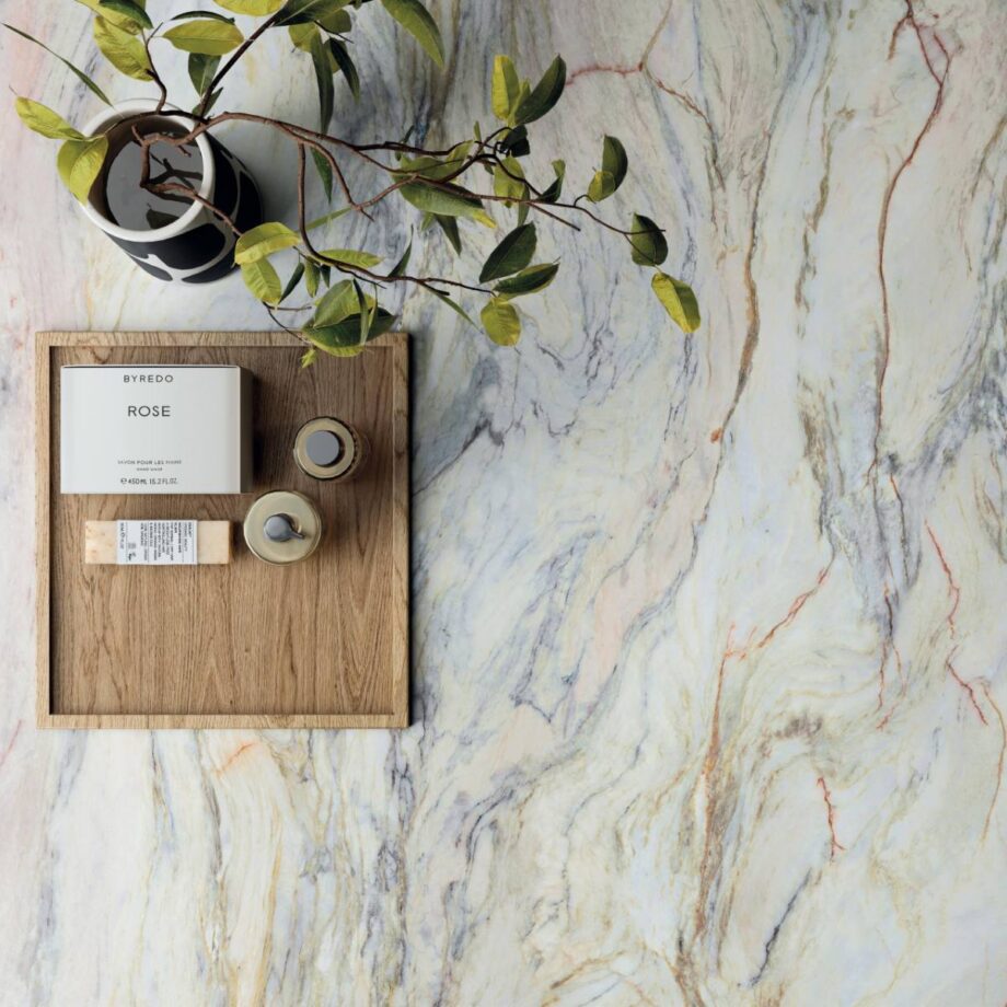 Marble effect porcelain tiles ABK Sensi Nuance Quarzite Fusion, 120x120 cm, 8.5 mm, polished 3D textured (lux 3D) – 3