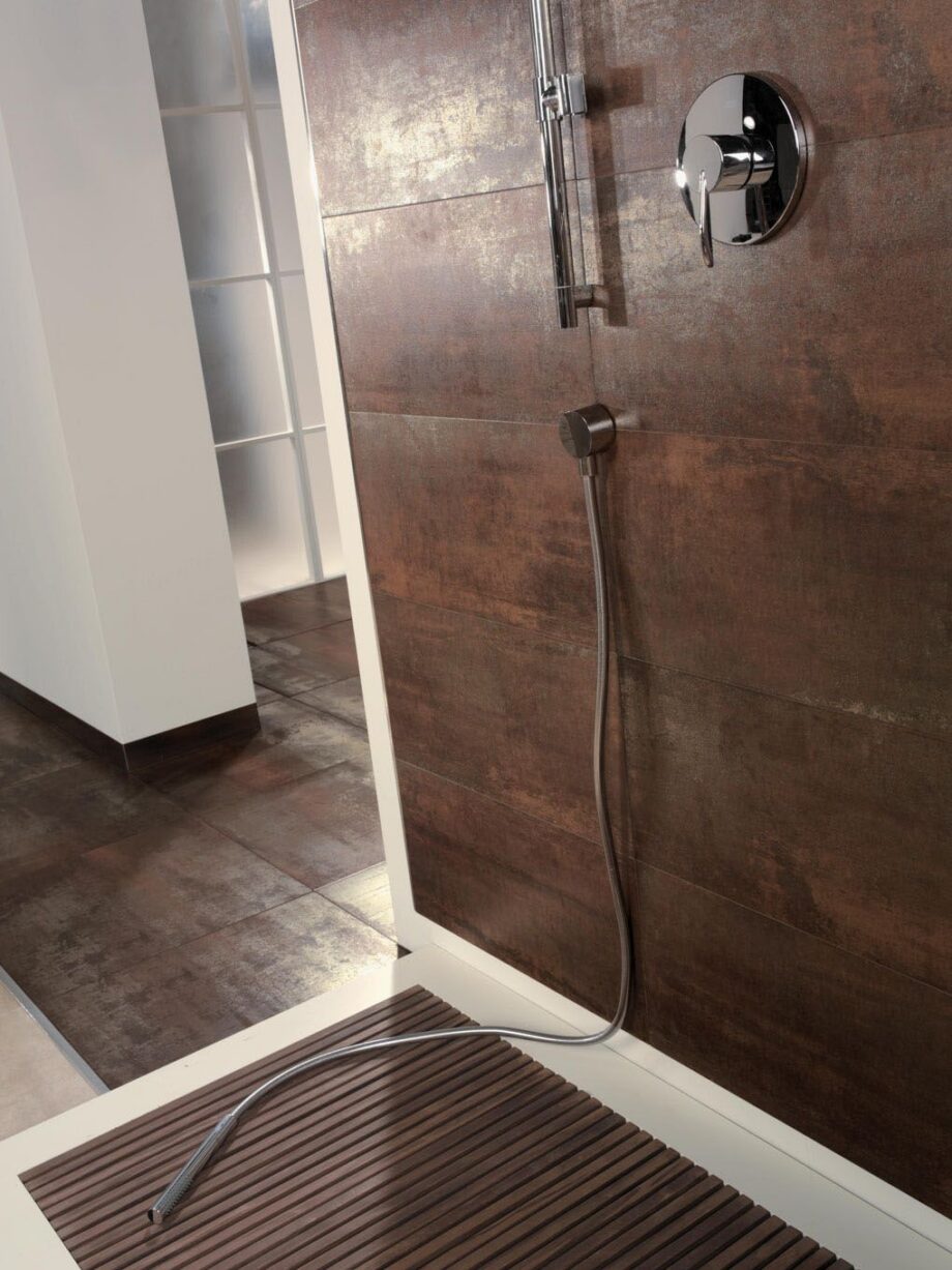 Corten steel-effect porcelain tile Tau Corten A, rust brown – view 4 Corten steel-effect porcelain mosaic tile Tau Corten A, 30x30 cm, rust brown – 4