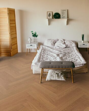 Herringbone parquet Oak AMB, 4 sides beveled, brushed, matt lacquered