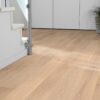 Parkett Tarkett, Grace, Tamm Soft Skin Plank, 1-lip, 2 külge mikrofaas, harjatud 4 Tammeparkett Tarkett Grace Soft Skin Plank esikus