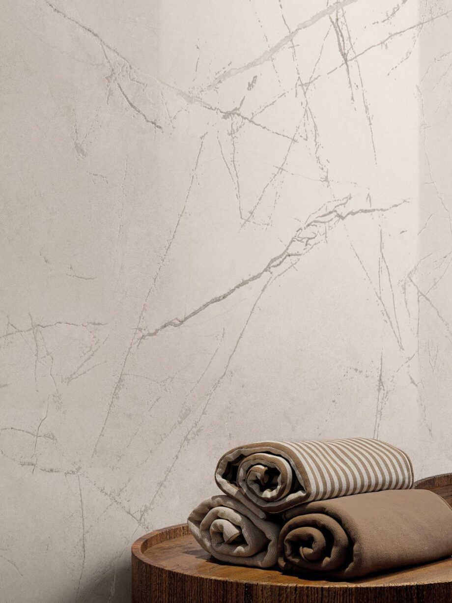 Marble effect porcelain ABK Sensi 900 Pulpis Ivory – view 4 Marble effect porcelain tiles ABK Sensi 900 Pulpis Ivory, 120x120 cm, 8.5 mm, polished (lux) – 4