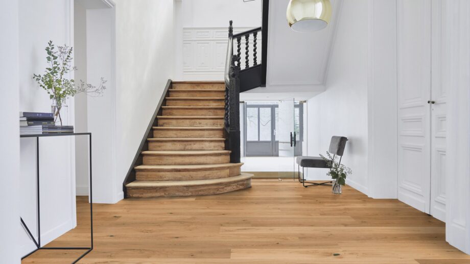Parquet Tarkett, Grace, Oak Rustic Plank XT, 1-strip, 2 sides bevelled, brushed, Proteco ExtraMatt matt lacquer – view 4 Parquet Tarkett, Grace, Oak Rustic Plank XT, 1-strip, 2 sides bevelled, brushed, Proteco ExtraMatt matt lacquer – 4