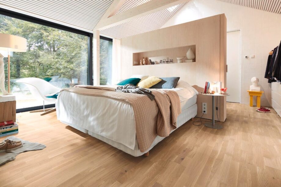 Oak parquet Meister, Longlife PC 200, Cream oak lively 09037, 3-strip, 2400 x 200 mm, brushed, ultra matt lacquered – 2